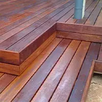 Terrasse bois dégriseur et saturateur